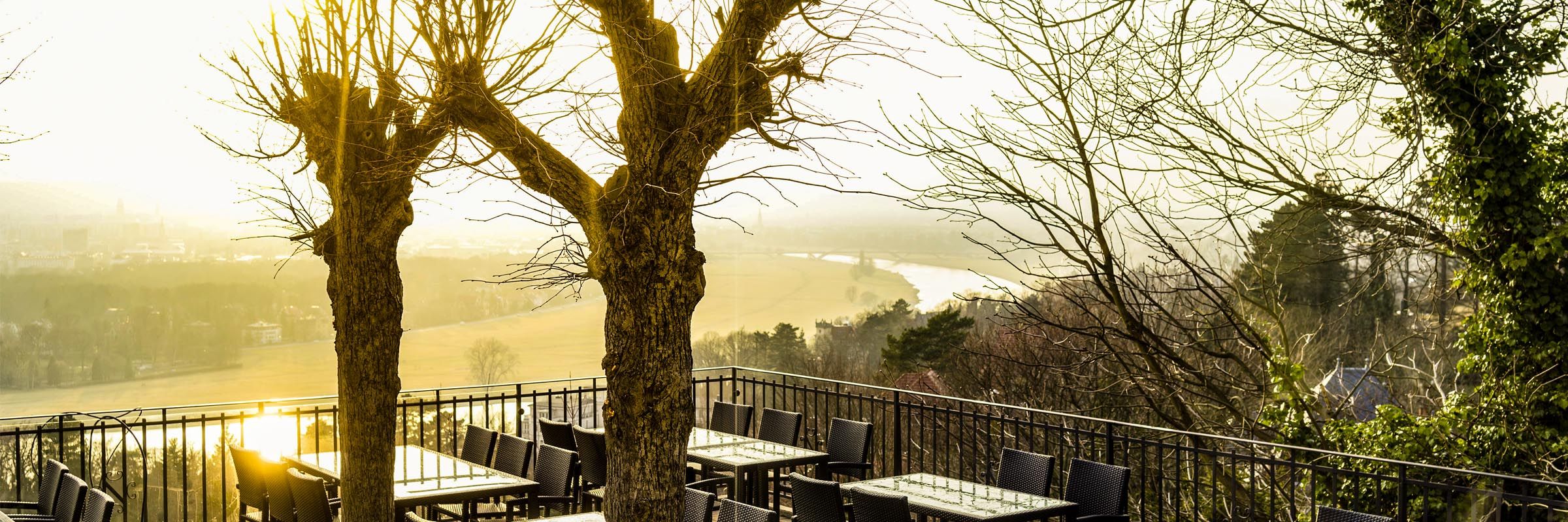 Nur vom Luisenhof: Sonnenuntergang über Dresden